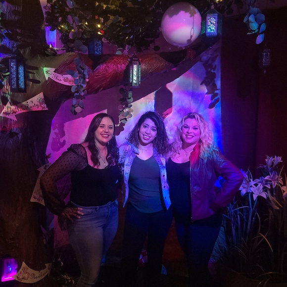 Meet your Posher, Leah - Picture 4 of 4